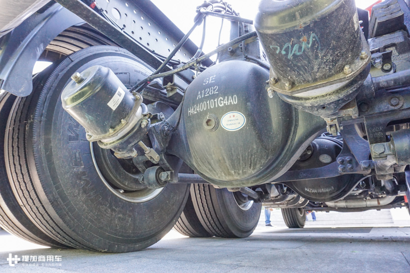 主动胎压监测+液力缓速器,带您见识下高端的欧曼EST危化品牵引车 - 第13张 - 提加商用车网 主动胎压监测+液力缓速器,带您见识下高端的欧曼EST危化品牵引车 - 第13张