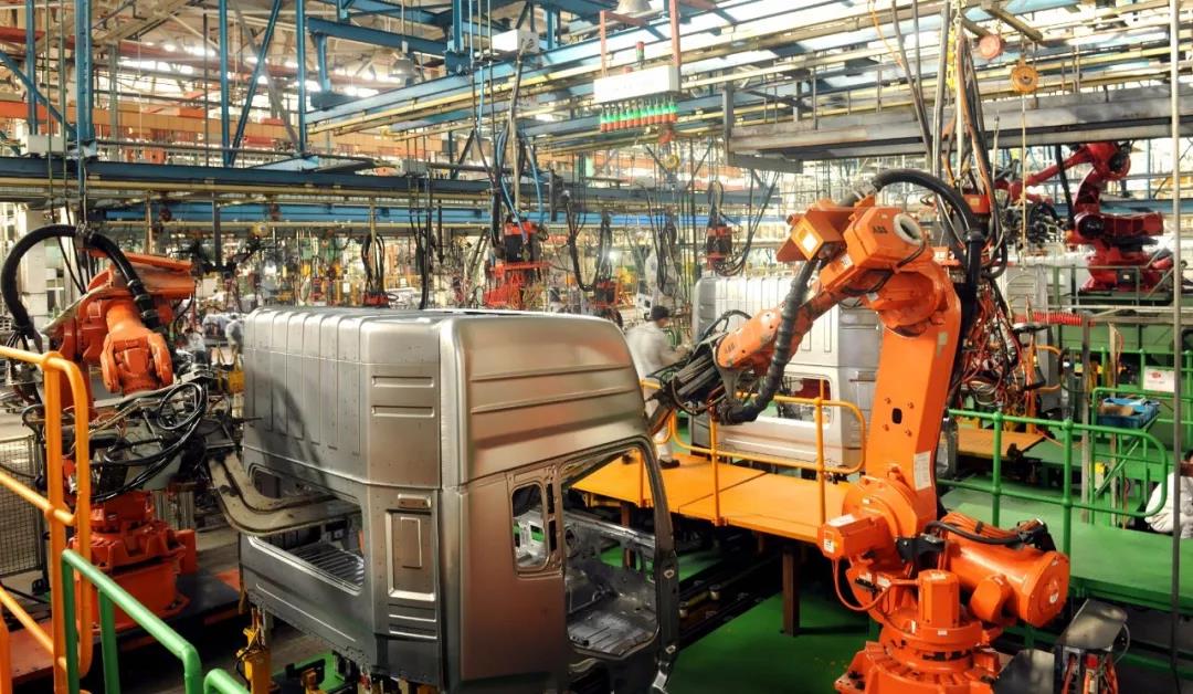 新升级让卡车用户更认可,今年天龙旗舰销量突破1万台 - 第7张 - 提加商用车网 新升级让卡车用户更认可,今年天龙旗舰销量突破1万台 - 第7张