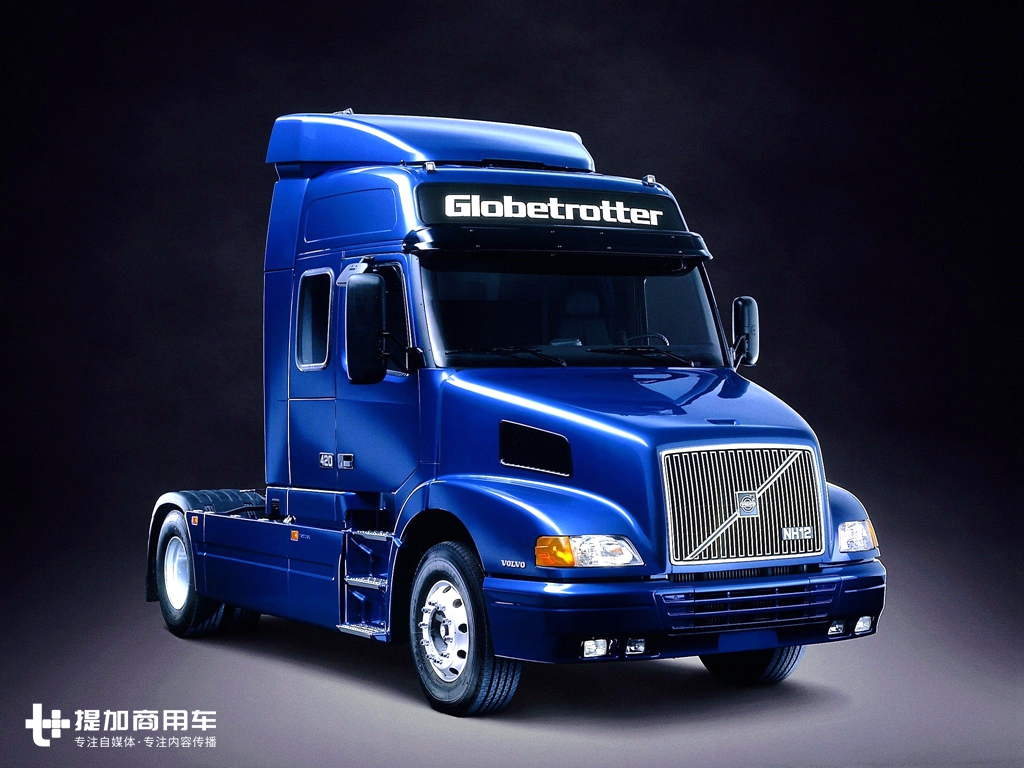 停放多年轮胎依然没有漏气，已经报废的98款沃尔沃FM卡车实拍 - 第4张