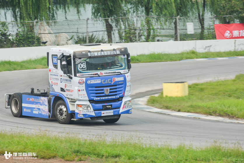 550马力潍柴,欧洲赛车标准改装,带您见识一台国产长头卡车性能怪兽 - 第3张 - 提加商用车网 550马力潍柴,欧洲赛车标准改装,带您见识一台国产长头卡车性能怪兽 - 第3张