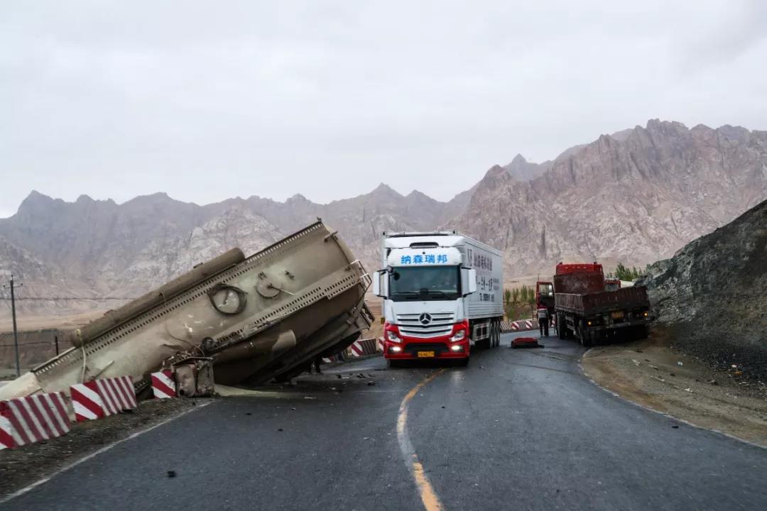 青藏线跟车纪实:跟着奔驰新Actros走进梦的圣地 - 第3张 - 提加商用车网 青藏线跟车纪实:跟着奔驰新Actros走进梦的圣地 - 第3张