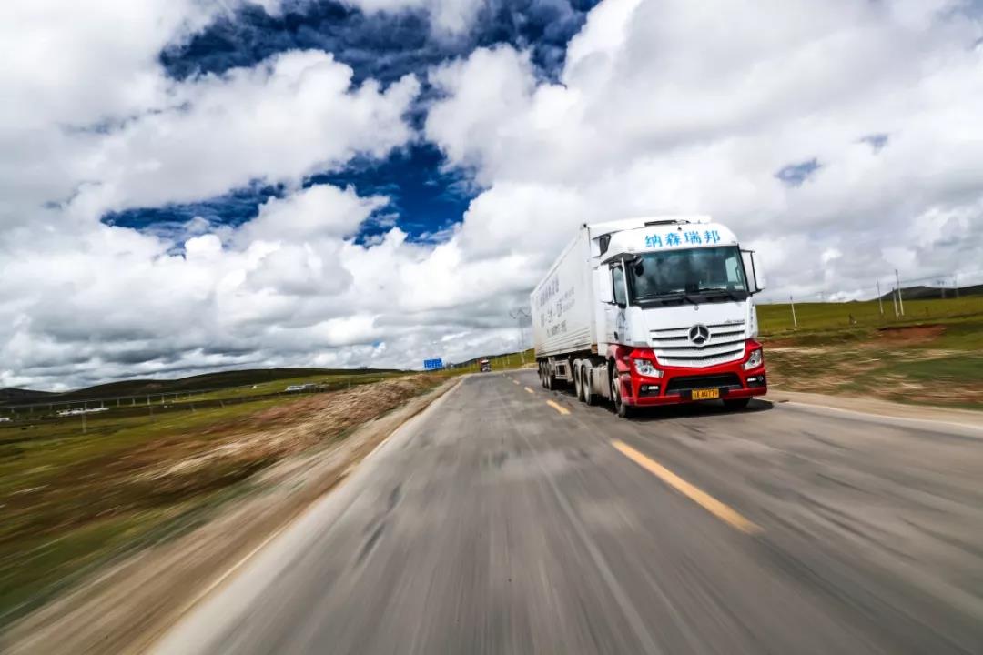 青藏线跟车纪实:跟着奔驰新Actros走进梦的圣地 - 第6张 - 提加商用车网 青藏线跟车纪实:跟着奔驰新Actros走进梦的圣地 - 第6张