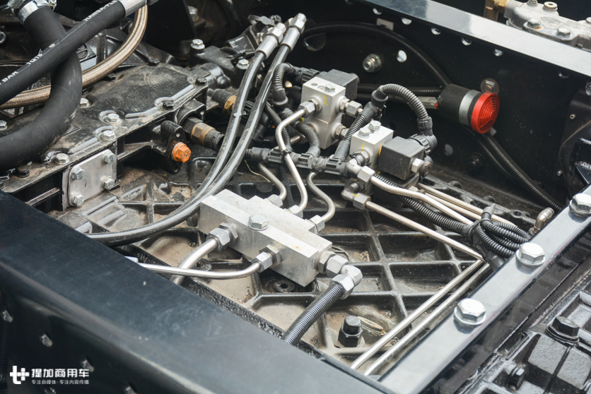 550马力潍柴,欧洲赛车标准改装,带您见识一台国产长头卡车性能怪兽 - 第7张 - 提加商用车网 550马力潍柴,欧洲赛车标准改装,带您见识一台国产长头卡车性能怪兽 - 第7张