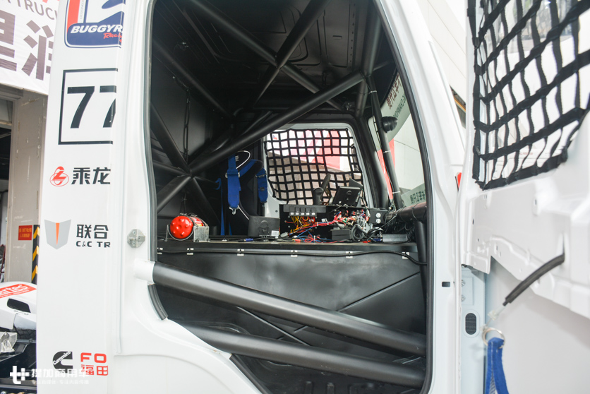 550马力潍柴,欧洲赛车标准改装,带您见识一台国产长头卡车性能怪兽 - 第13张 - 提加商用车网 550马力潍柴,欧洲赛车标准改装,带您见识一台国产长头卡车性能怪兽 - 第13张