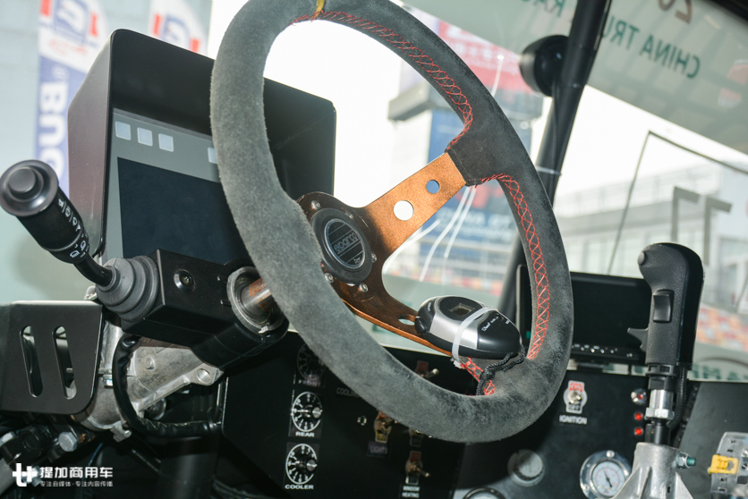 550马力潍柴,欧洲赛车标准改装,带您见识一台国产长头卡车性能怪兽 - 第16张 - 提加商用车网 550马力潍柴,欧洲赛车标准改装,带您见识一台国产长头卡车性能怪兽 - 第16张