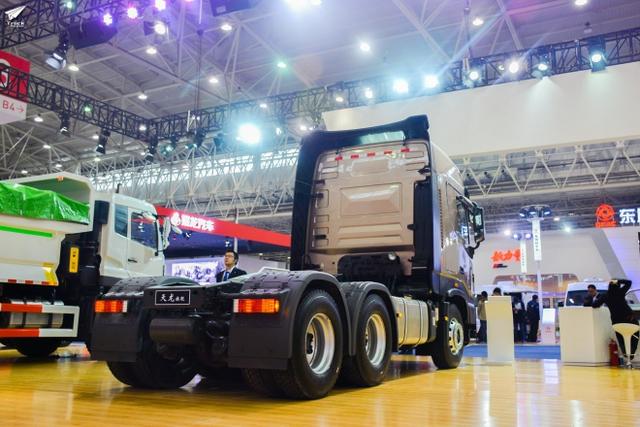 也有低配版 东风天龙旗舰重卡并非“高不可攀” - 第6张 - 提加商用车网 也有低配版 东风天龙旗舰重卡并非“高不可攀” - 第6张