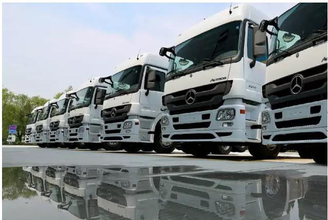 主打快运物流 奔驰Actors 2648 6×2卡车国内首发 - 第4张 - 提加商用车网 主打快运物流 奔驰Actors 2648 6×2卡车国内首发 - 第4张