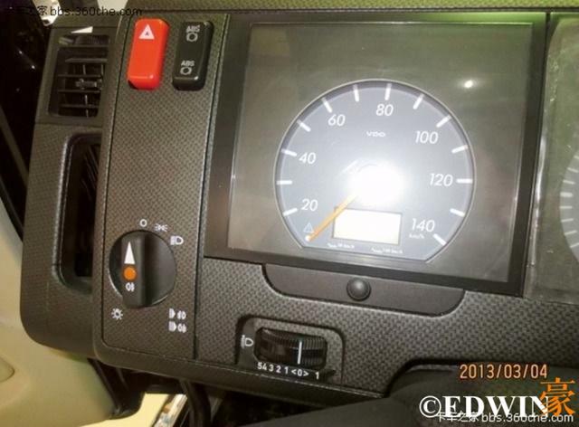 奔驰也有“考斯特”车型?仅有一代的奔驰Medio中巴实拍 - 第14张 - 提加商用车网 奔驰也有“考斯特”车型?仅有一代的奔驰Medio中巴实拍 - 第14张