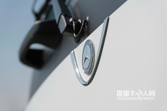 即将发布 奔驰Actros卡车二十周年纪念版抢先看 - 第5张