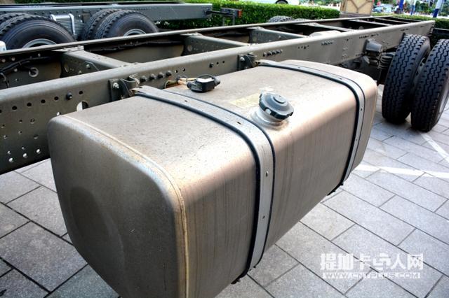 要成为中卡市场的明星车型？重汽T5G载货车底盘图解 - 第14张