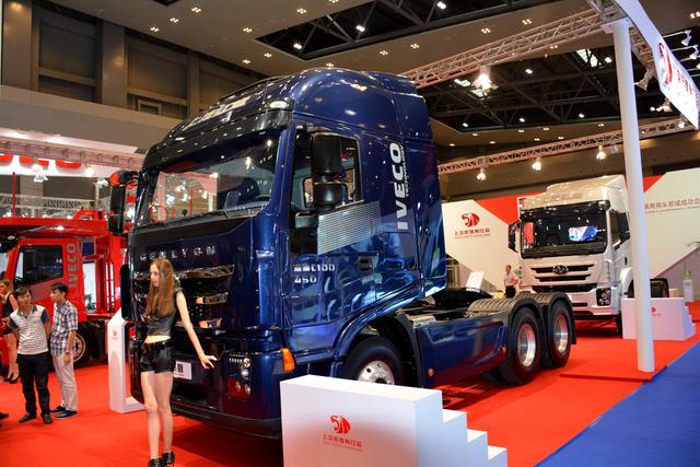 法士特缓速器最抢眼 红岩杰狮C100牵引车图解