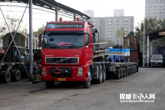有300万一台的卡车 这家货运公司就是一个中外卡车博物馆