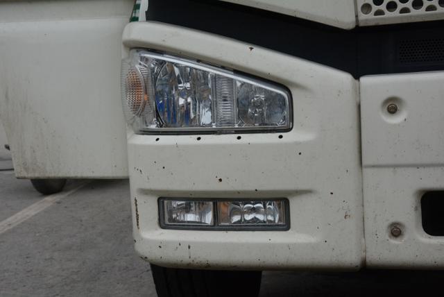 给人开车也很辛苦?运营两年的解放J6 8X4冷藏车实拍 - 第3张 - 提加商用车网 给人开车也很辛苦?运营两年的解放J6 8X4冷藏车实拍 - 第3张