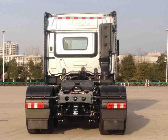 搭载锡柴发动机 工信部车型公告现江淮新一代重卡 - 第3张