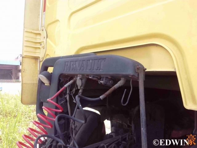 霸龙507的原型车 接近报废的雷诺Premiun重卡实拍 - 第13张