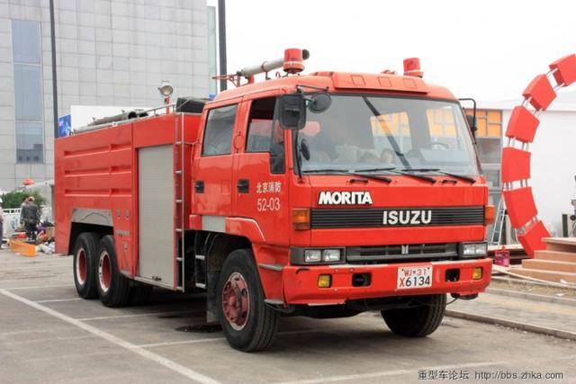 实用无国界 品质给力的日本五十铃消防卡车实拍