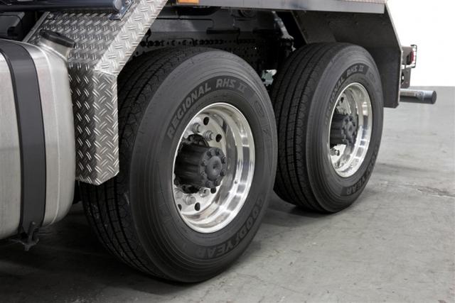 符合治超新规下的轻量化趋势 大单胎牵引车要再度火热? - 第6张 - 提加商用车网 符合治超新规下的轻量化趋势 大单胎牵引车要再度火热? - 第6张