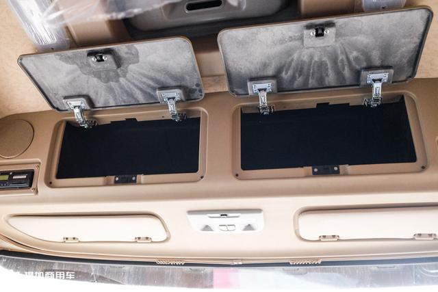 驾驶室加长加宽,内饰更高级,2018升级版华菱汉马H7牵引车详解 - 第17张 - 提加商用车网 驾驶室加长加宽,内饰更高级,2018升级版华菱汉马H7牵引车详解 - 第17张