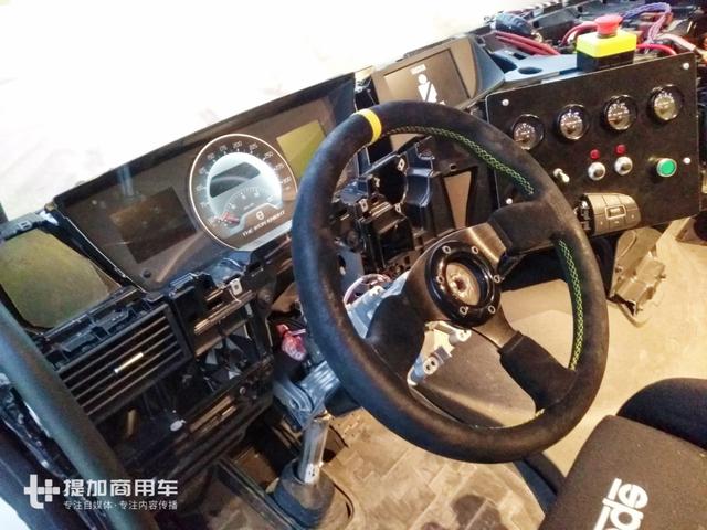 2400马力的卡车开起来是什么感觉？近日很多人在香港体验到了