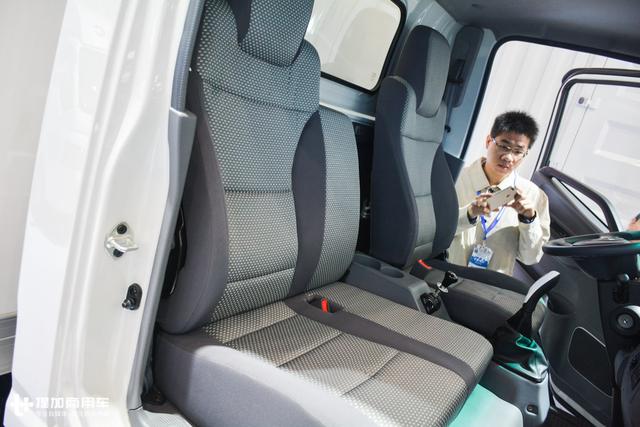 30万的售价只有7万块的做工?考虑用纯电动轻卡拉货的先看这里 - 第12张 - 提加商用车网 30万的售价只有7万块的做工?考虑用纯电动轻卡拉货的先看这里 - 第12张