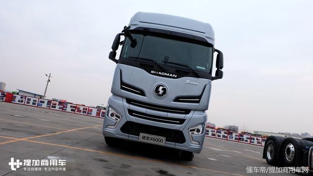 有一款还带电子手刹,德龙6000系列车型集体亮相陕汽50周年厂庆 - 第4张 - 提加商用车网 有一款还带电子手刹,德龙6000系列车型集体亮相陕汽50周年厂庆 - 第4张