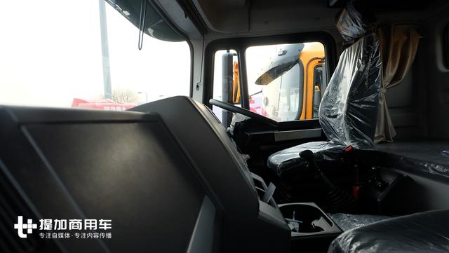 快来围观，陕汽出口到亚非拉的重卡，国三排放，还是上一代车型 - 第14张