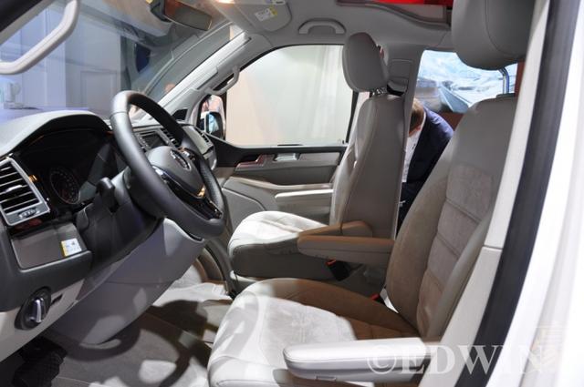 7座车型竟然有房车的豪华配置 大众T6野营车实拍评测 - 第18张 - 提加商用车网 7座车型竟然有房车的豪华配置 大众T6野营车实拍评测 - 第18张