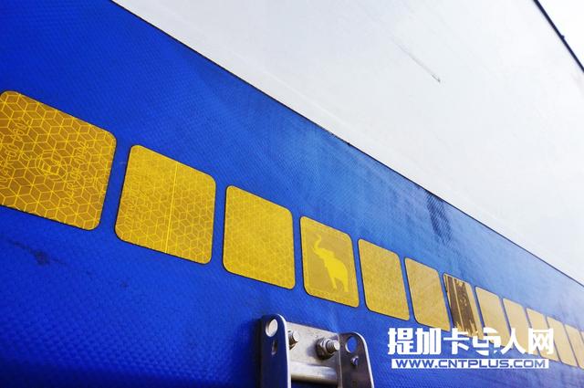 质量轻且装卸货物便利 细品施密茨软篷帘布挂车上装篇