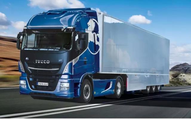 限量140台 依维柯推出飞马汽车70周年纪念版卡车 - 第4张 - 提加商用车网 限量140台 依维柯推出飞马汽车70周年纪念版卡车 - 第4张