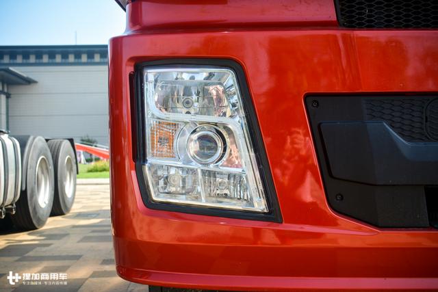 千升油箱+最正宗的康明斯发动机,还有专属涂装,陕汽德龙X3000财富版牵引车图解 - 第8张 - 提加商用车网 千升油箱+最正宗的康明斯发动机,还有专属涂装,陕汽德龙X3000财富版牵引车图解 - 第8张