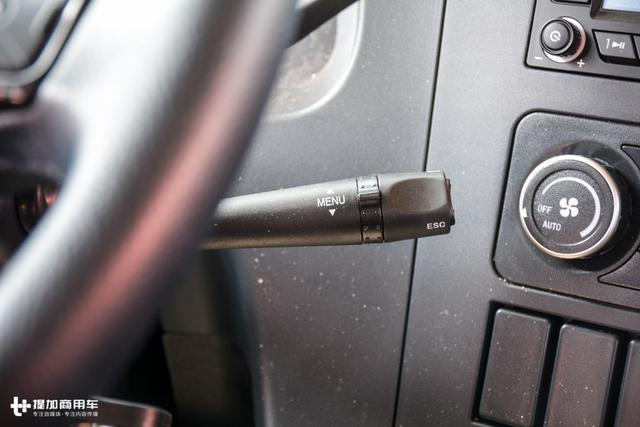 千升油箱+最正宗的康明斯发动机,还有专属涂装,陕汽德龙X3000财富版牵引车图解 - 第23张 - 提加商用车网 千升油箱+最正宗的康明斯发动机,还有专属涂装,陕汽德龙X3000财富版牵引车图解 - 第23张