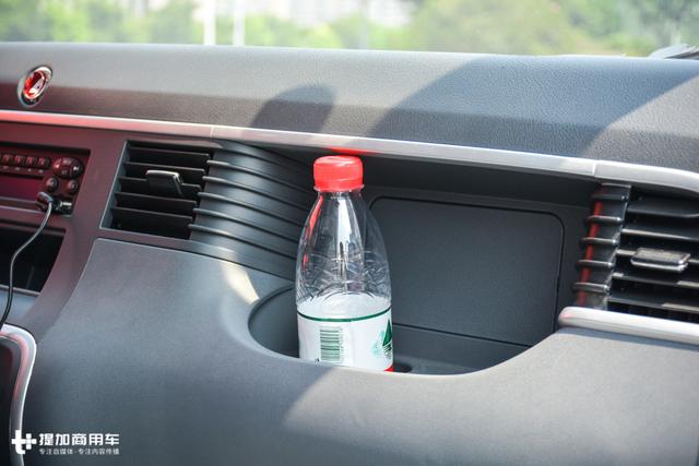 前轴3片板簧,内饰设计数第一?江淮新上市的骏铃V3快递版轻卡详解 - 第19张 - 提加商用车网 前轴3片板簧,内饰设计数第一?江淮新上市的骏铃V3快递版轻卡详解 - 第19张