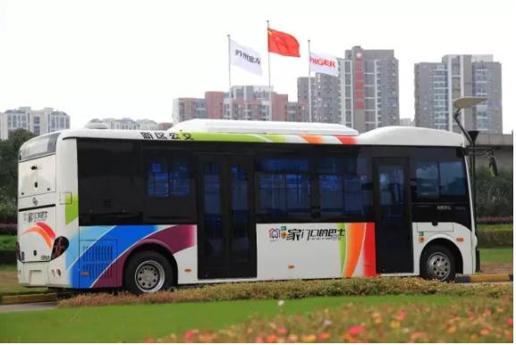 再也不担心上车被门夹 海格业内首推智能塞拉门公交