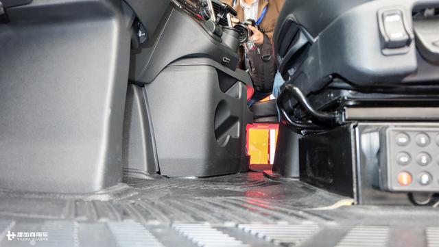 配置堪比房车，还是最帅的江淮重卡，格尔发K7深度解析