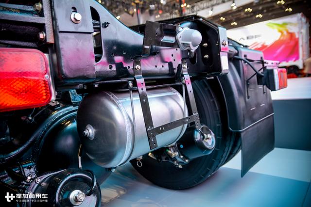 诚意呢？40多万的庆铃新款巨咖重卡，车钥匙还不如面包车的 - 第37张