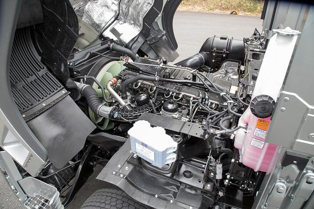 后视镜都有雨刮器，奢华到不敢想象？日本三菱新款重卡详解