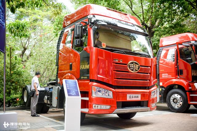 6X2的油耗，6X4的载货量？解放新J6快运版重卡详解 - 第2张