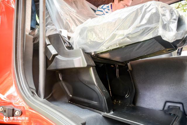 6X2的油耗，6X4的载货量？解放新J6快运版重卡详解 - 第28张