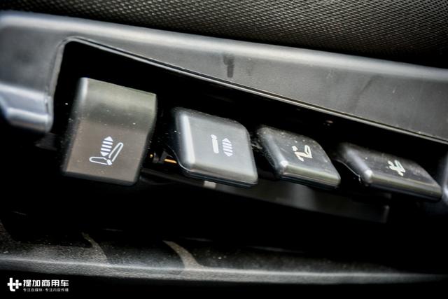 千升大油箱+近一米超宽卧铺？500马力解放新J6P重卡详解 - 第30张