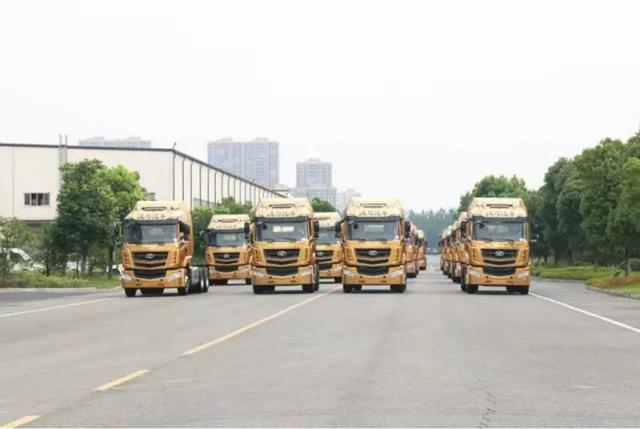 液晶仪表盘+内饰改款升级,华菱H7重卡新车型来了 - 第2张 - 提加商用车网 液晶仪表盘+内饰改款升级,华菱H7重卡新车型来了 - 第2张