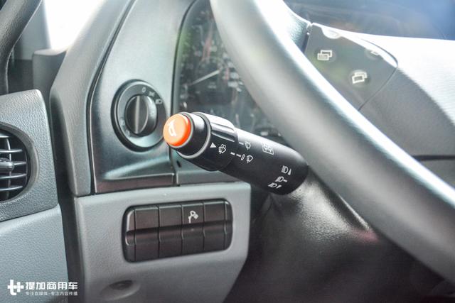 许多功能国产卡车现在都没有？这款奔驰9年前的重卡车型依然领先 - 第39张