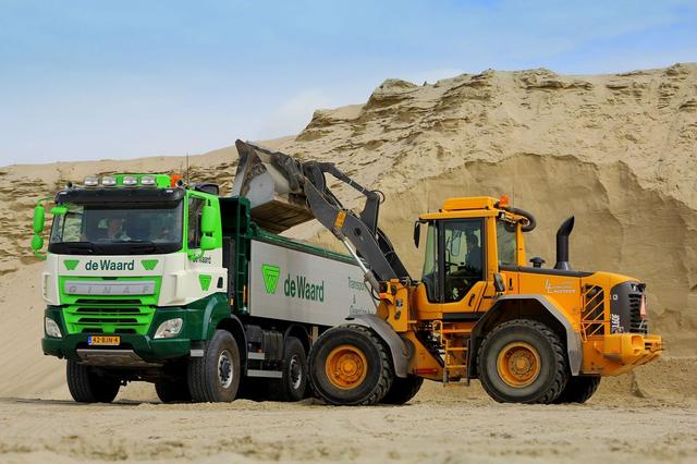 国产自卸车肯定拼不过,Ginaf和MAN自卸车最后一轴能转向 - 第4张 - 提加商用车网 国产自卸车肯定拼不过,Ginaf和MAN自卸车最后一轴能转向 - 第4张