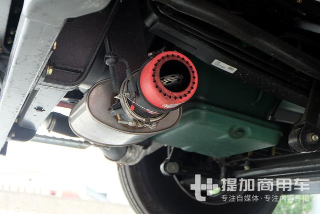 自重最轻7.9吨，10万公里长换油，解放J6危化品牵引车详解 - 第4张