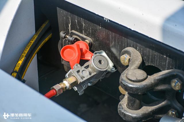 4米宽30米长轿运车退出舞台,中置轴轿运车时代将正式来临 - 第16张 - 提加商用车网 4米宽30米长轿运车退出舞台,中置轴轿运车时代将正式来临 - 第16张