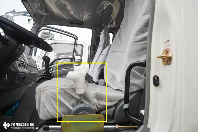 轻卡也可以做搅拌车？180马力，可装7方混凝土，售价仅22万