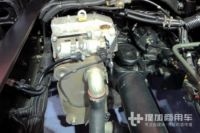 双开四门,驾驶室长度近3米,上汽红岩首亮相的专用车底盘实拍 - 第12张 - 提加商用车网 双开四门,驾驶室长度近3米,上汽红岩首亮相的专用车底盘实拍 - 第12张