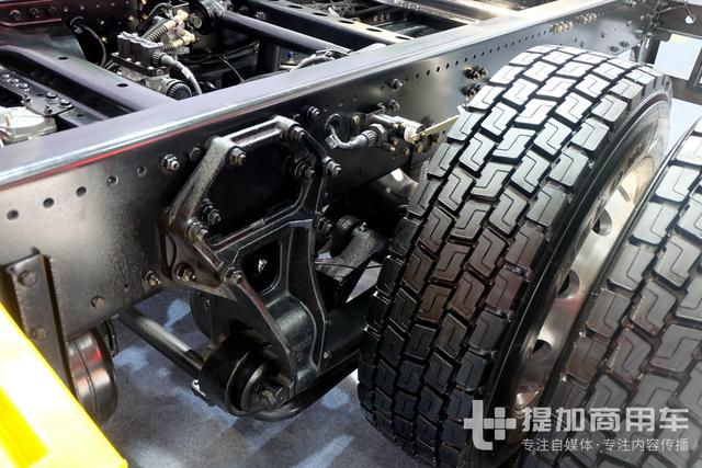 双开四门,驾驶室长度近3米,上汽红岩首亮相的专用车底盘实拍 - 第14张 - 提加商用车网 双开四门,驾驶室长度近3米,上汽红岩首亮相的专用车底盘实拍 - 第14张