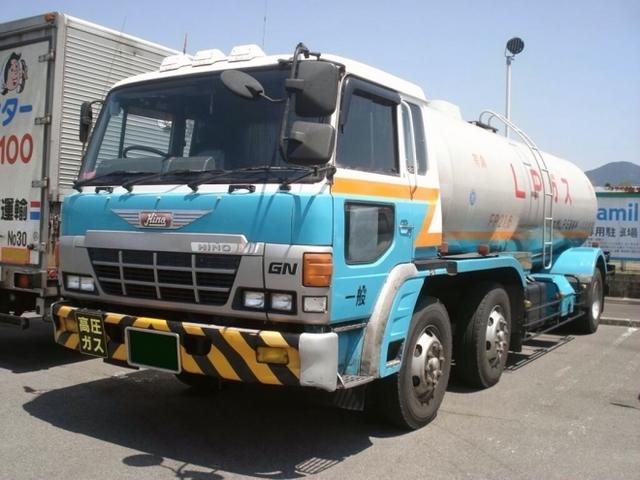又一台 20多年的日野GN右舵油罐卡车仍在服役 - 第3张 - 提加商用车网 又一台 20多年的日野GN右舵油罐卡车仍在服役 - 第3张