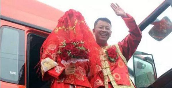 卡车司机也很浪漫 细数近几年那些卡车婚礼 - 第3张 - 提加商用车网 卡车司机也很浪漫 细数近几年那些卡车婚礼 - 第3张