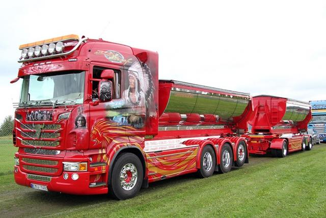 一边是文化一边是噱头 国内外卡车彩绘对比